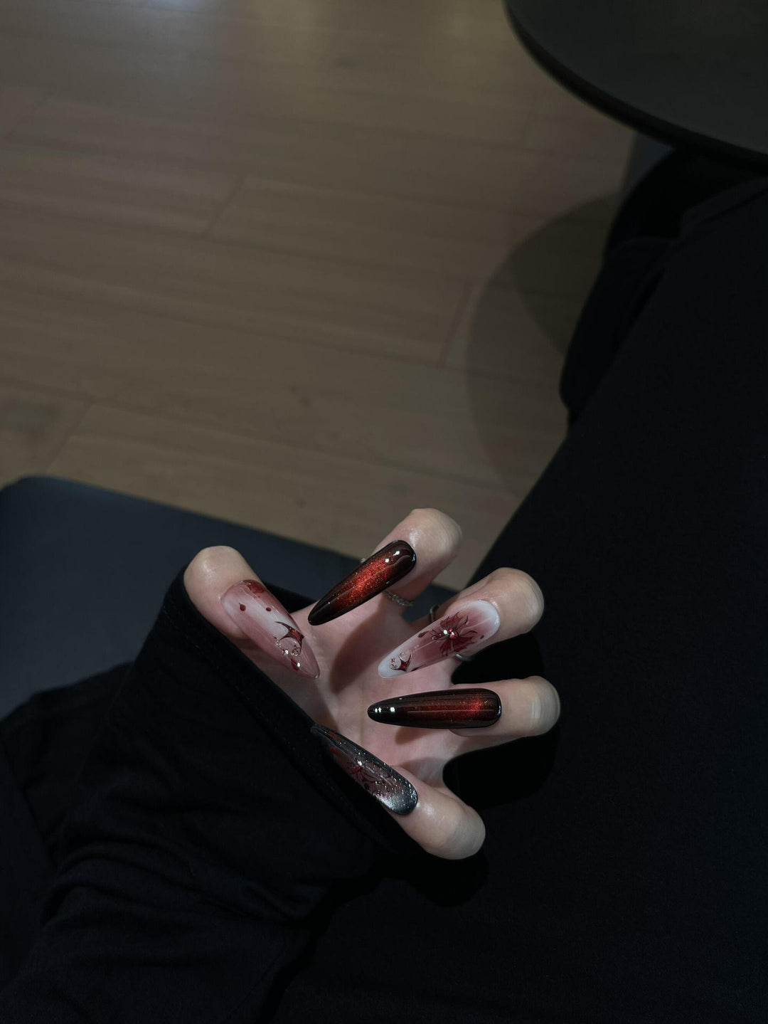 Glamorous Nail Art with Modern Design Kalsten