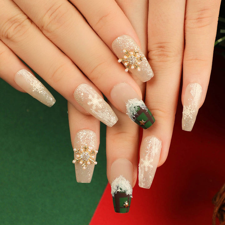 Artistic Nail Extensions with Festive Christmas Design Kalsten