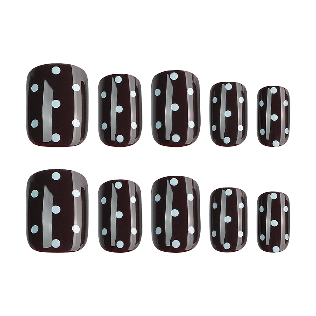 Artful Nail Art with Playful Dot Design Kalsten
