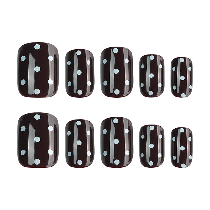 Artful Nail Art with Playful Dot Design Kalsten