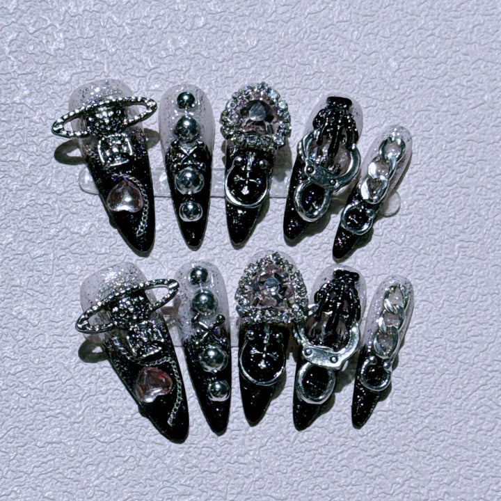 Glamorous Nail Art Extensions