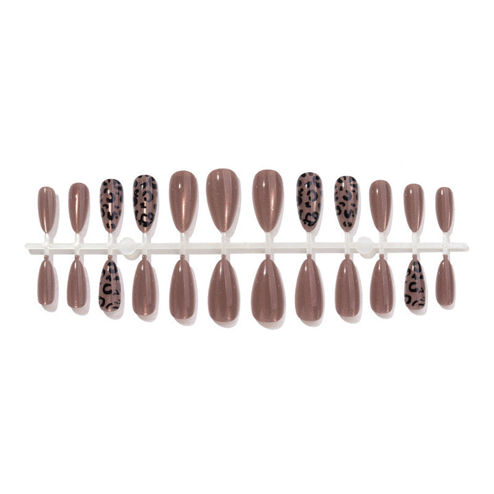 Creative nail art set with modern leopard accents Kalsten