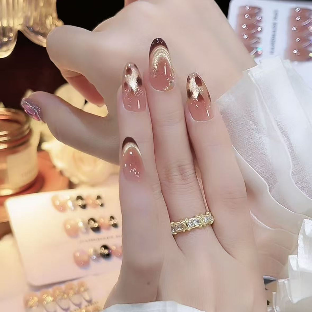 Elegant Nail Art Kalsten