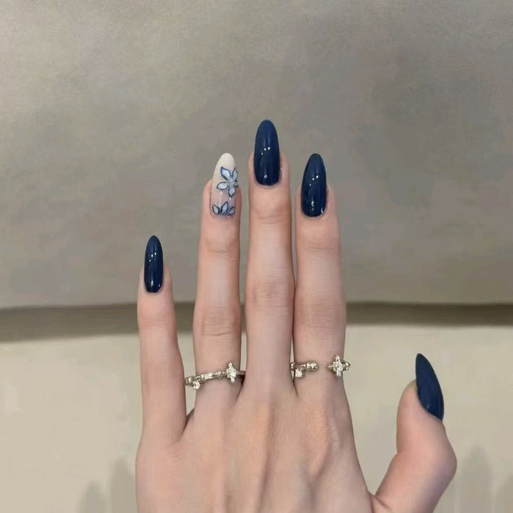 Elegant Floral Design Press-On Nail Art Set Kalsten