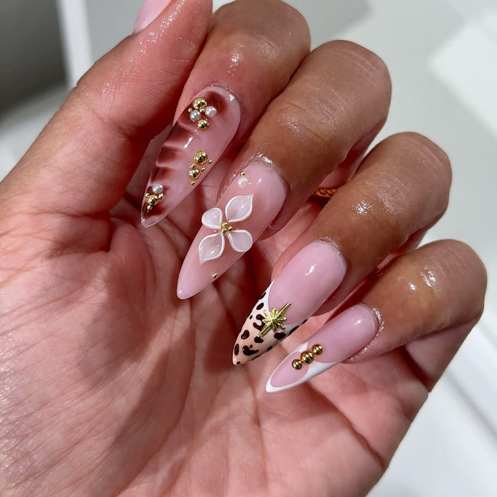 Decorative Press-On Nail Art Set with Floral and Stylish Leopard Accents kalsten