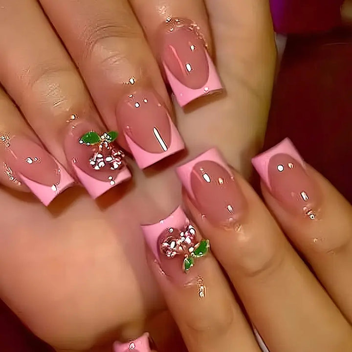 Artificial nail set with unique floral accents Kalsten