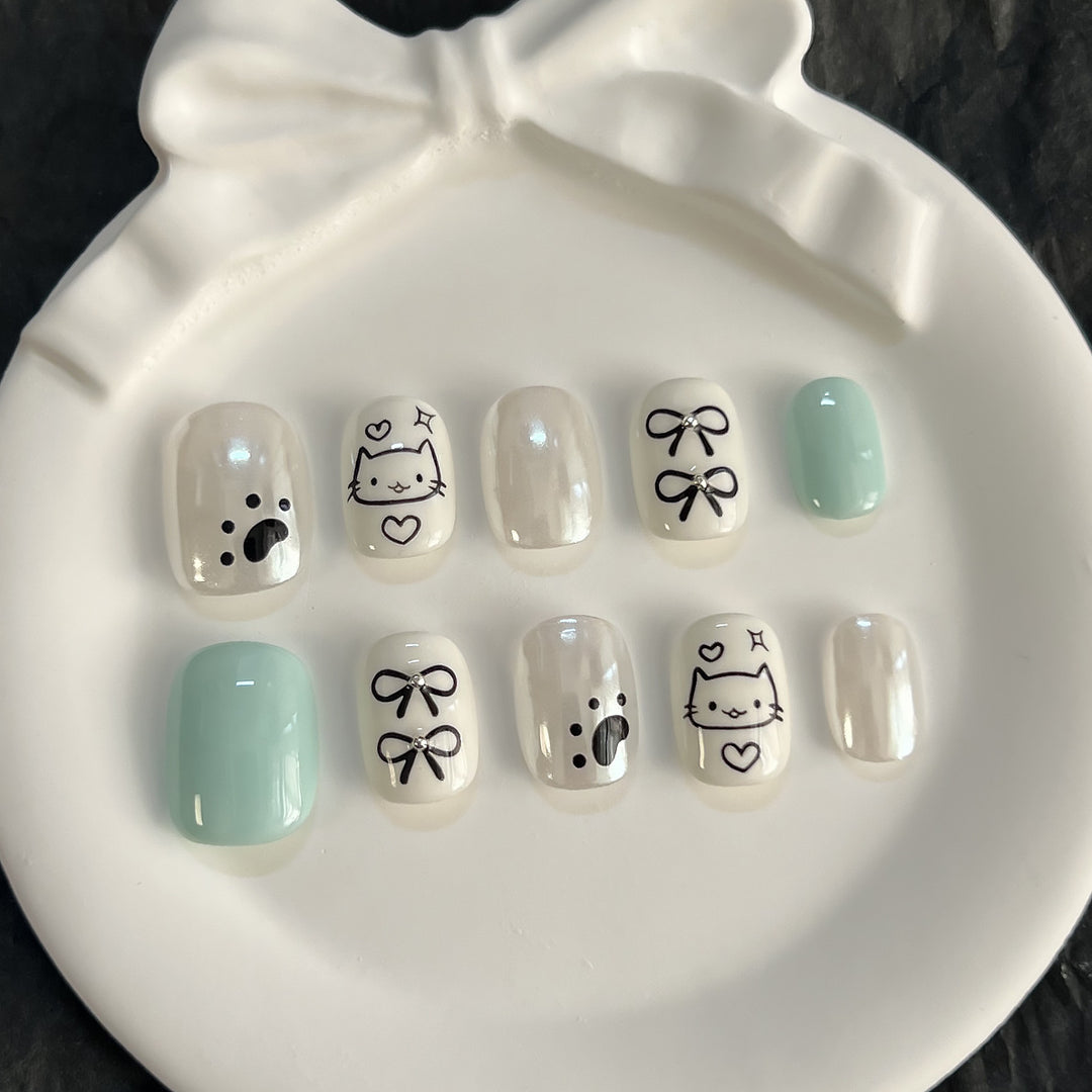 Whimsical Animal-Themed Press-On Nail Art Kalsten
