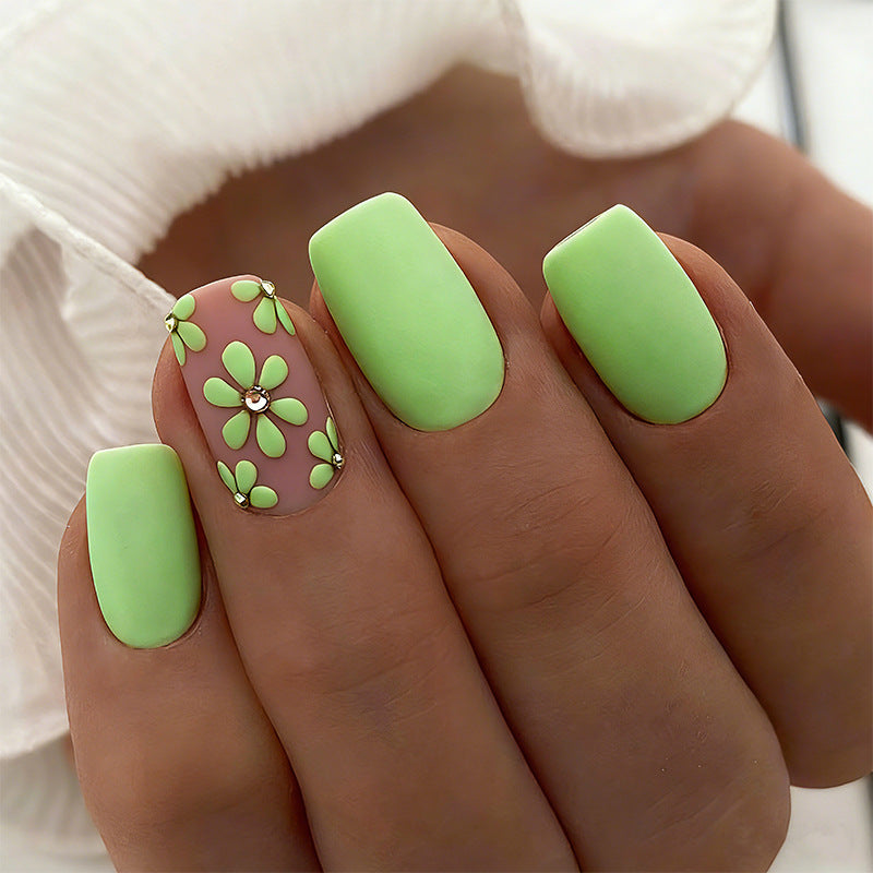 Artificial nail set with floral designs and matte finish Kalsten