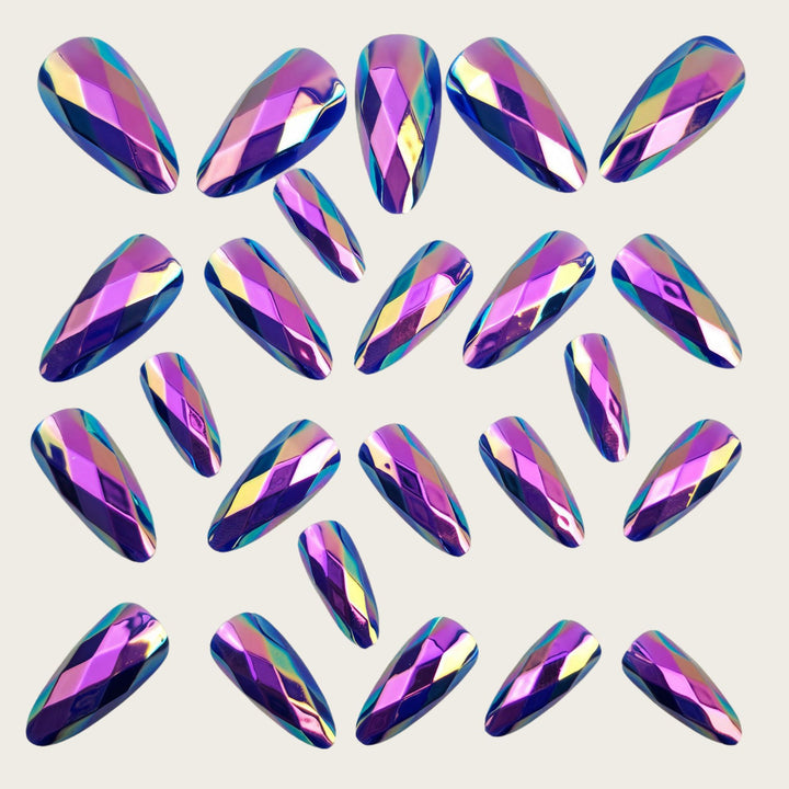 Artificial nails in elegant crystal design Kalsten