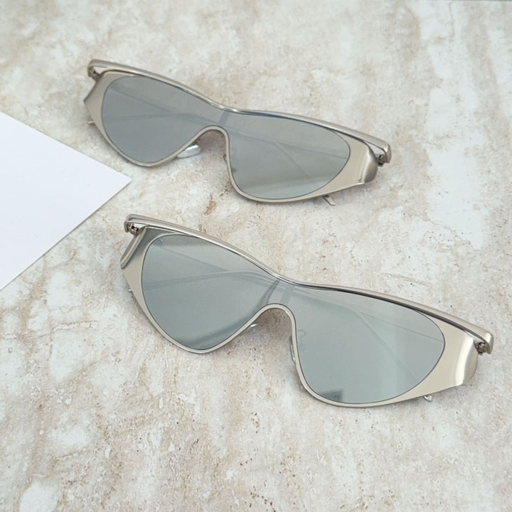 Fashion-Forward Shield Sunglasses Kalsten