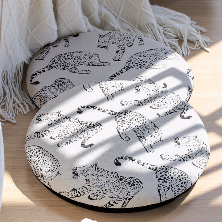 Round seat cushion with decorative animal print and non-slip underside Kalsten