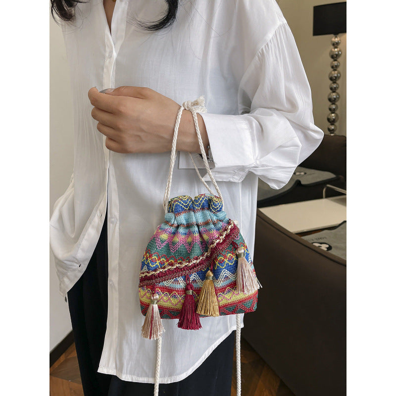 WoBohemian Embroidered Bucket Bag Kalsten