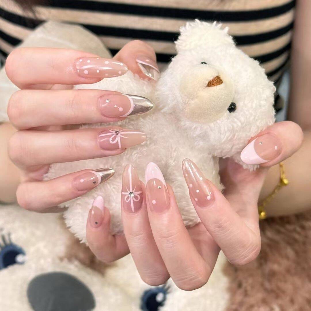 Artistic Ocean-Inspired Press-On Nail Design Kalsten