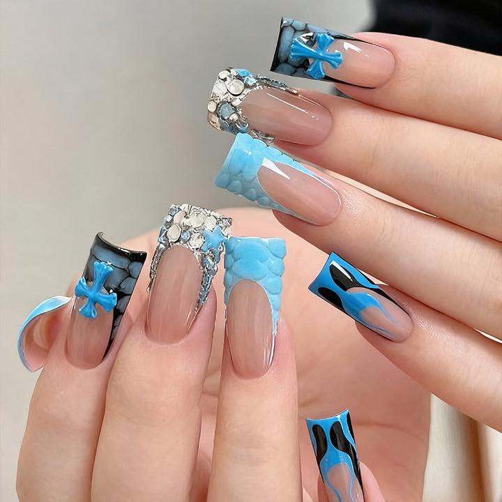 Spring-like nail art with flower appliqués Kalsten