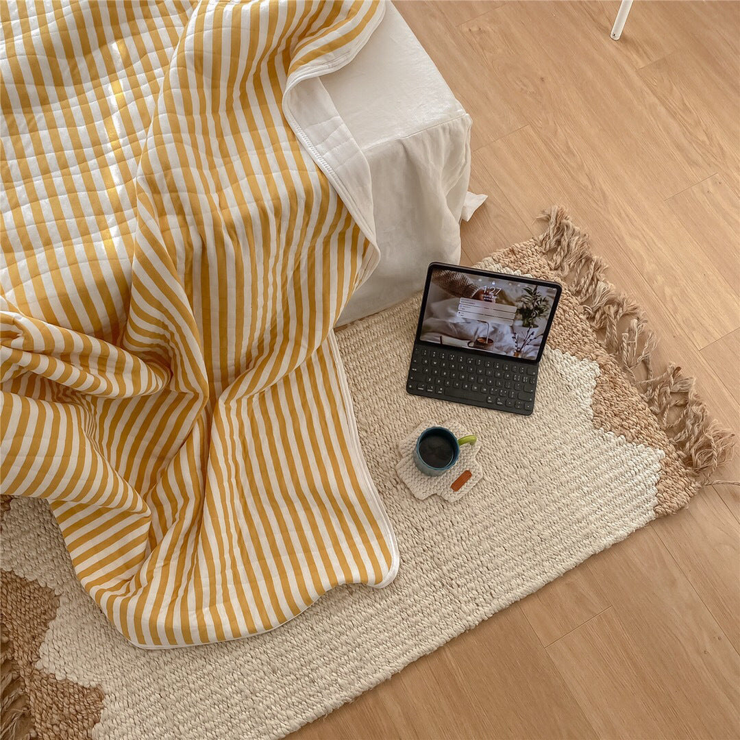 Quilted all-season duvet made of cotton blend fabric with fine cord texture