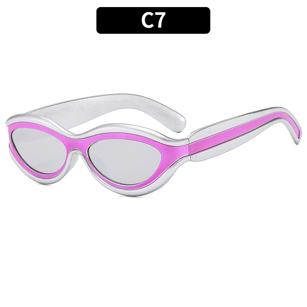 Retro-Inspired Sleek Sunglasses