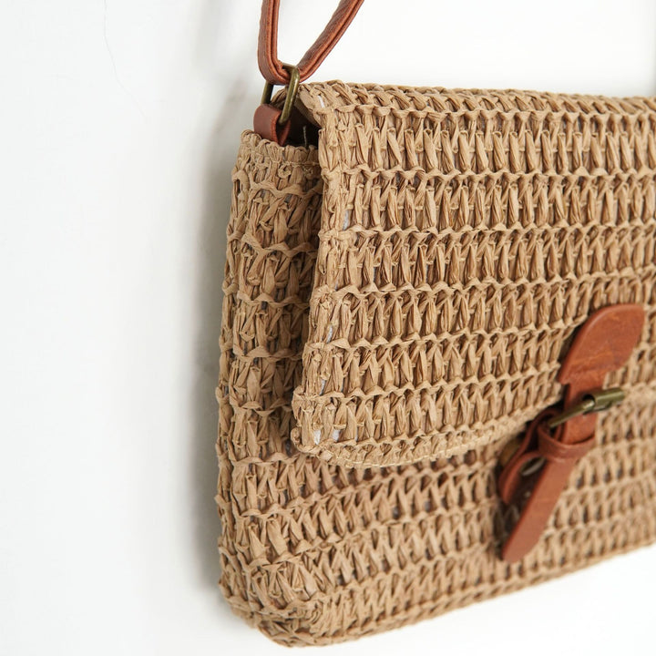 Shoulder bag made of sophisticated natural material with practical closure Kalsten