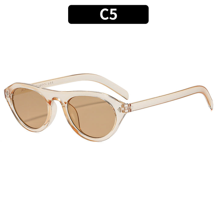 Fashionable Cat-Eye Sunglasses with Leopard Print Design