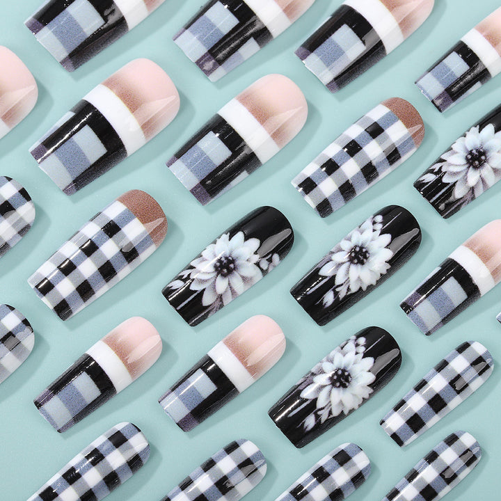 Creative artificial nails with stylish checkered patterns and floral design Kalsten