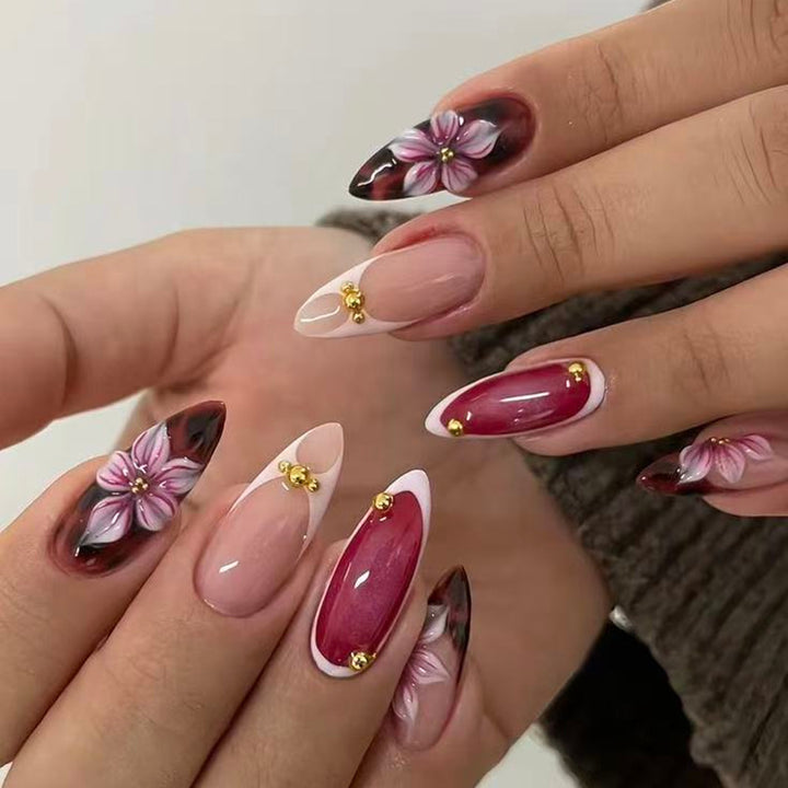 Artificial nails with floral 3D designs and elegant accents Kalsten