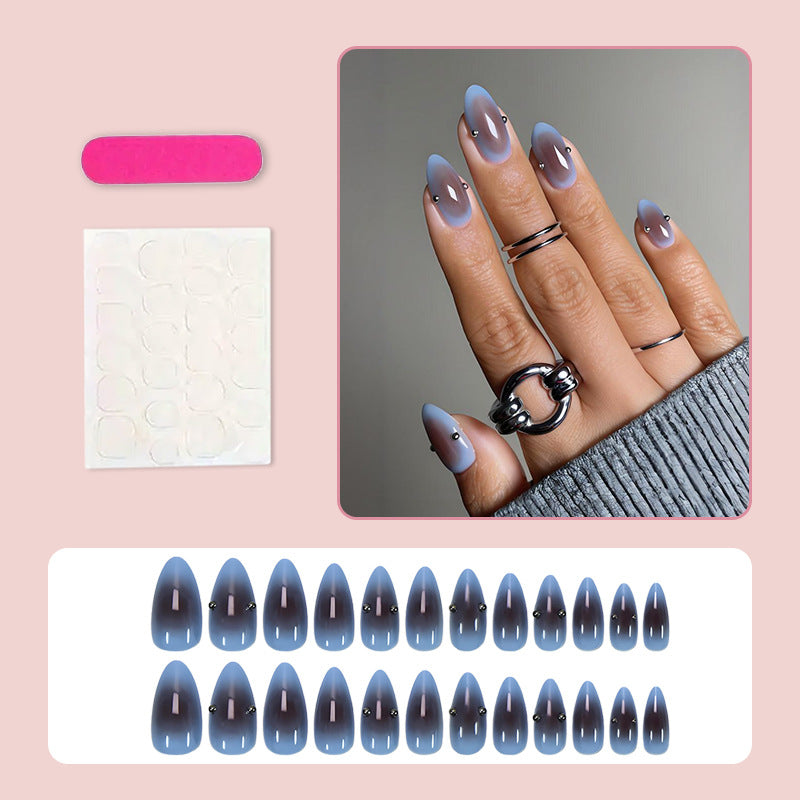 Artificial nail set with elegant gradient and decorative accents Kalsten