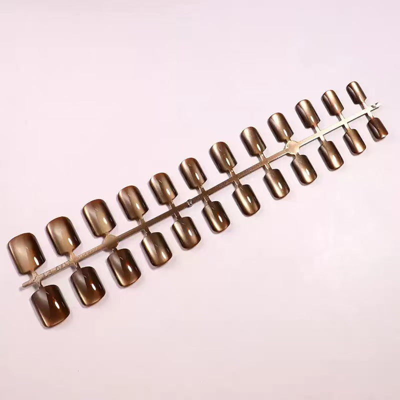 Artificial nail set with luxurious shine and elegant 3D details Kalsten
