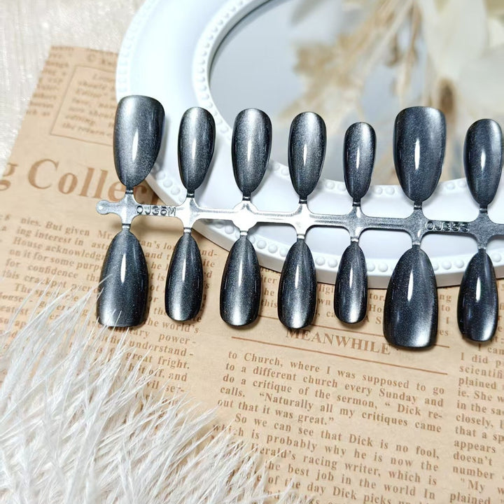 Artificial nails in elegant Cat-Eye design Kalsten