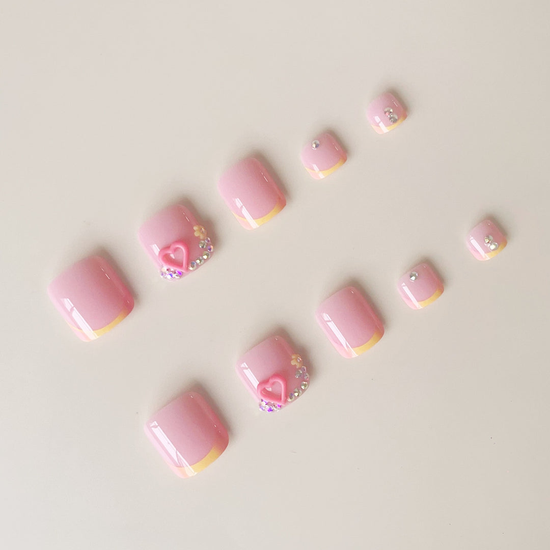Artificial nail set with playful 3D design and sparkling accents Kalsten