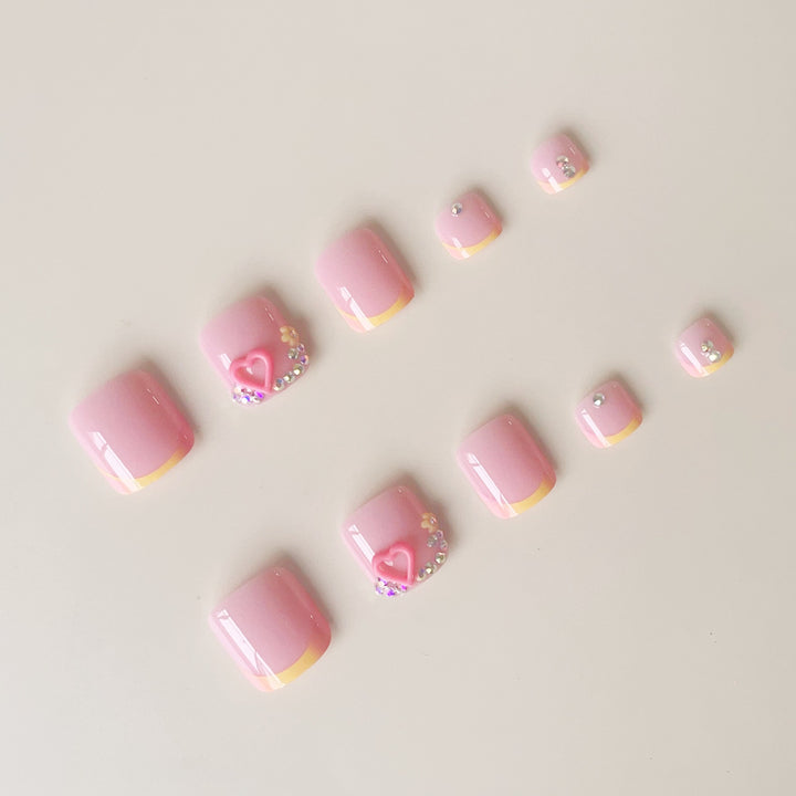 Artificial nail set with playful 3D design and sparkling accents Kalsten