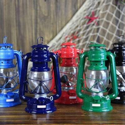 Retro Metal Kerosene Lantern with Clear Glass Globe and Adjustable Wick Decorative Oil Lamp Kalsten