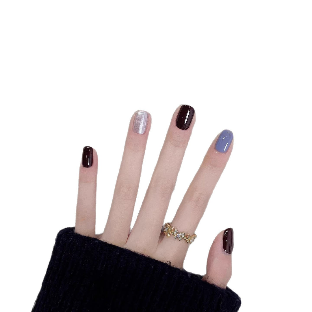 Chic Press-On Nail Set