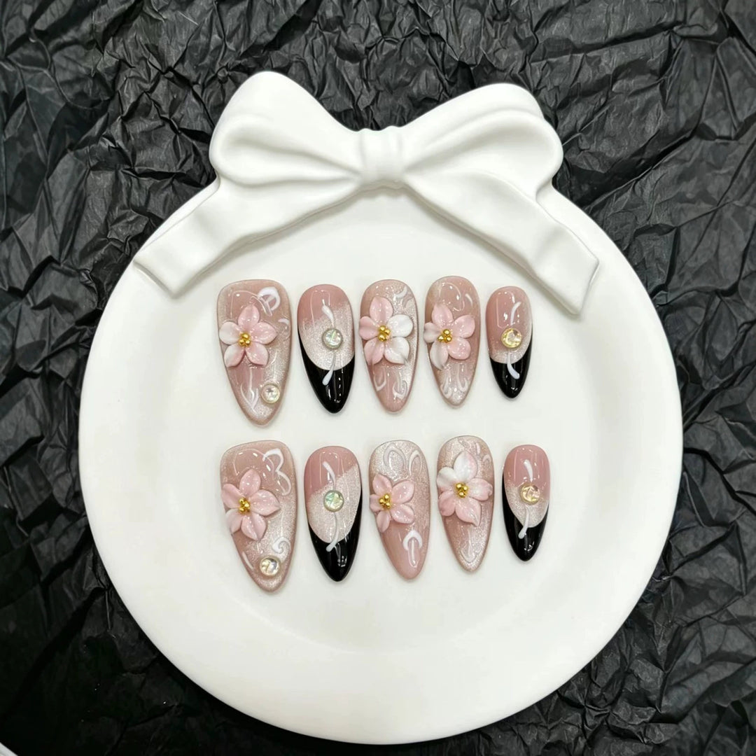 Artistic Press-On Nail Art Set with Floral Design