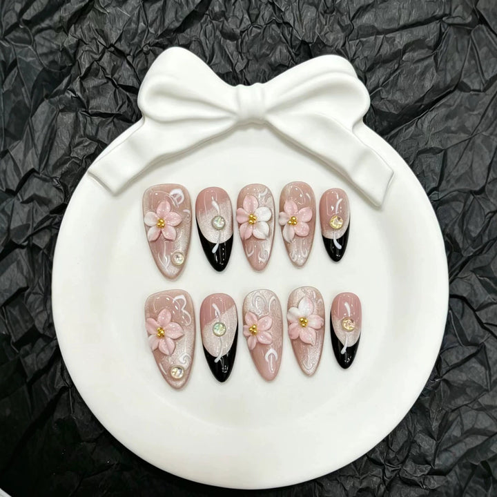 Artistic Press-On Nail Art Set with Floral Design