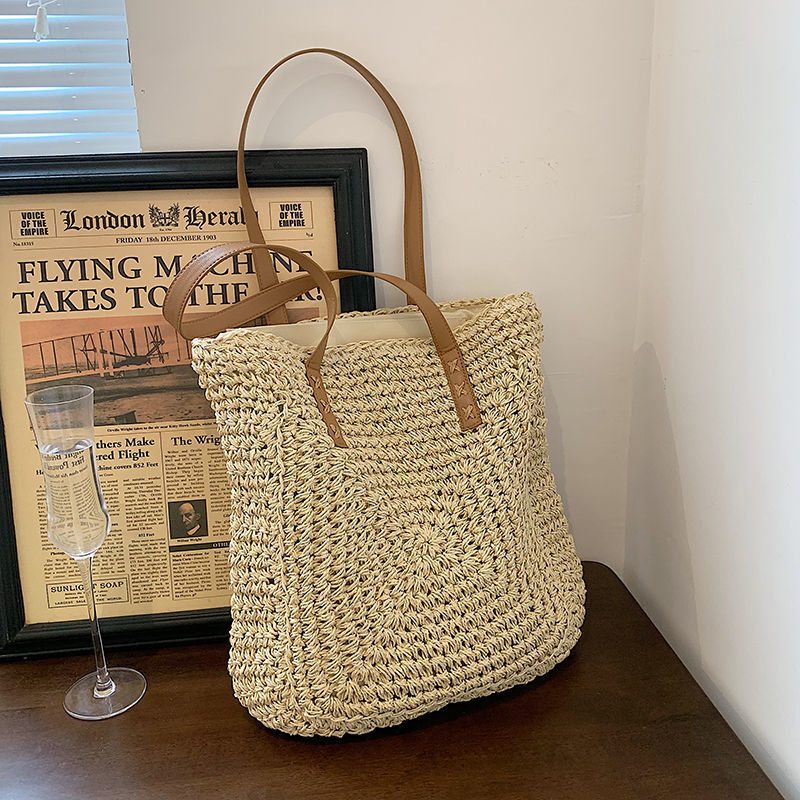 Handmade Tote Bag Made of Woven Natural Material Kalsten