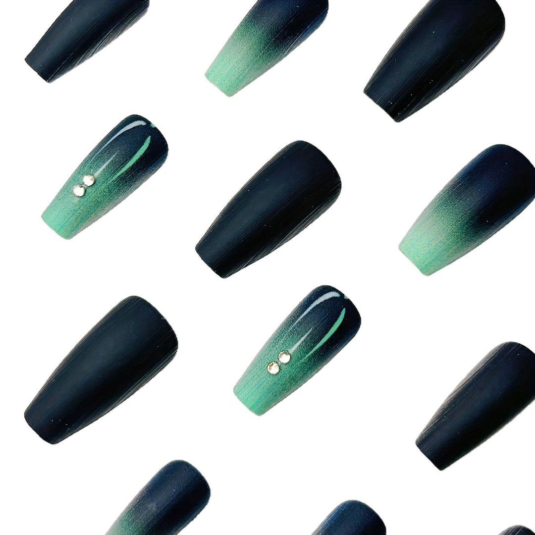 Trendy Artificial Nails with Matte Chic Finish Kalsten