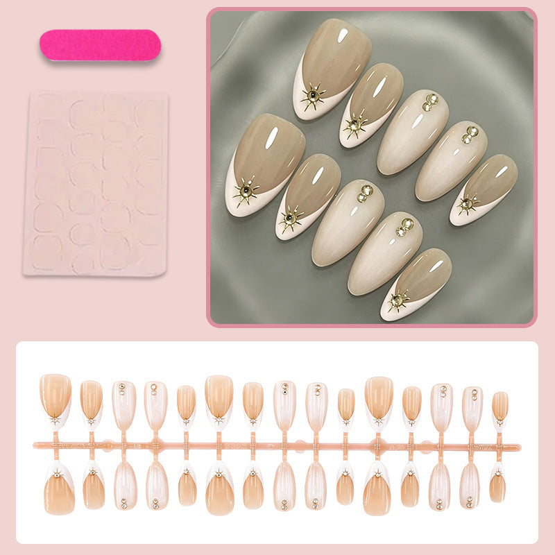 Nail set with elegant design elements and glamorous accents Kalsten