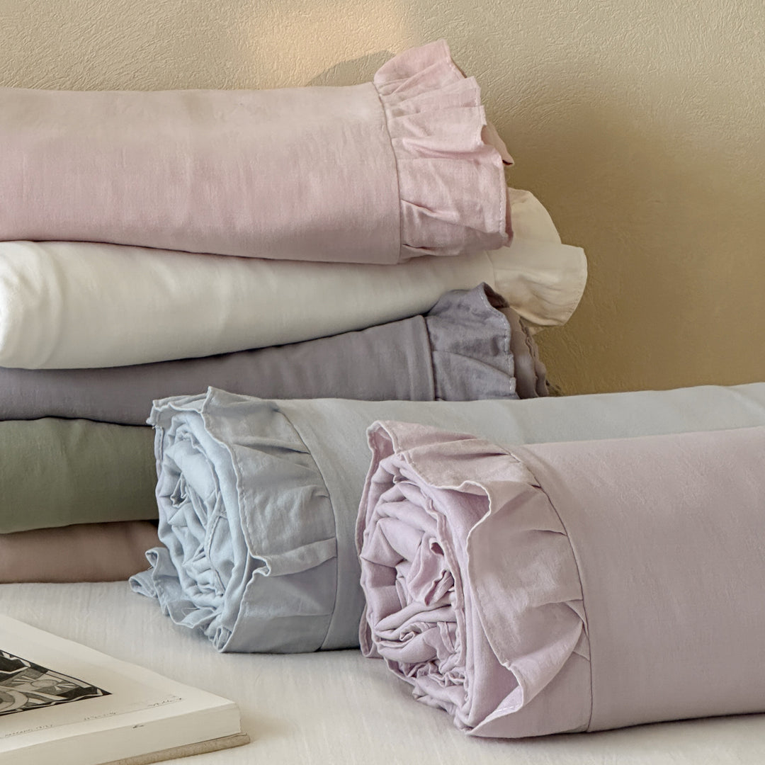 Bedding set with ruffles and extra soft cotton-linen quality