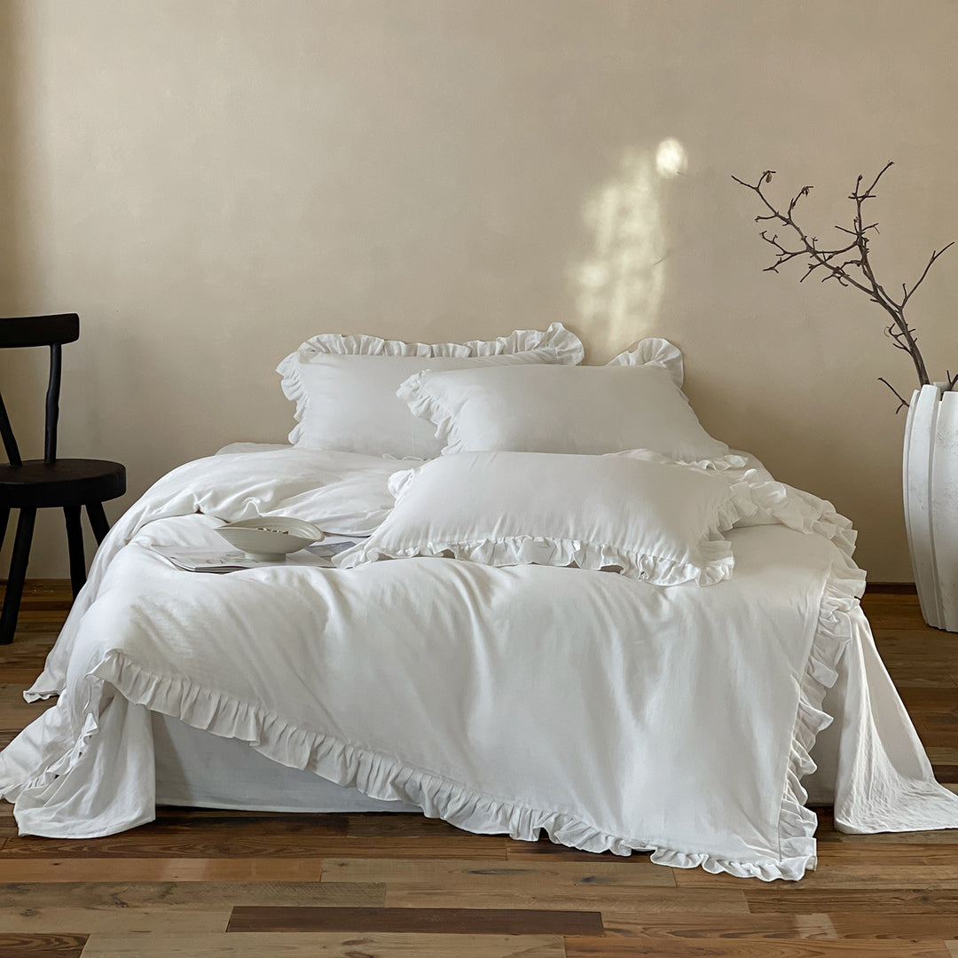 Elegant cotton bedding set with ruffle and soft percale finish