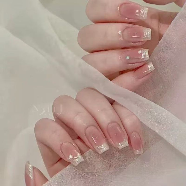 Glamorous artificial nails with rhinestone details Kalsten