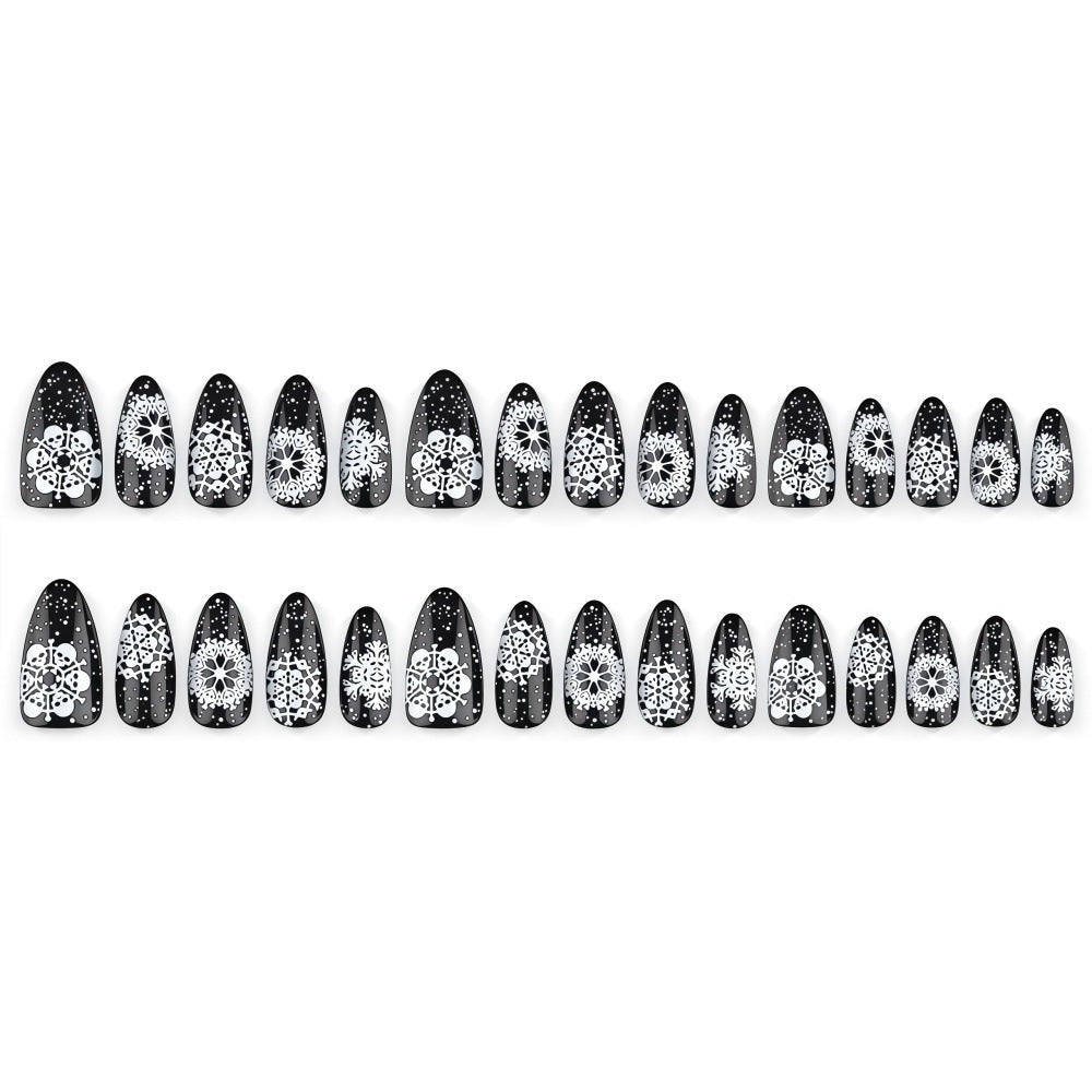 Artificial nails in a unique winter design with snow and reindeer motifs Kalsten