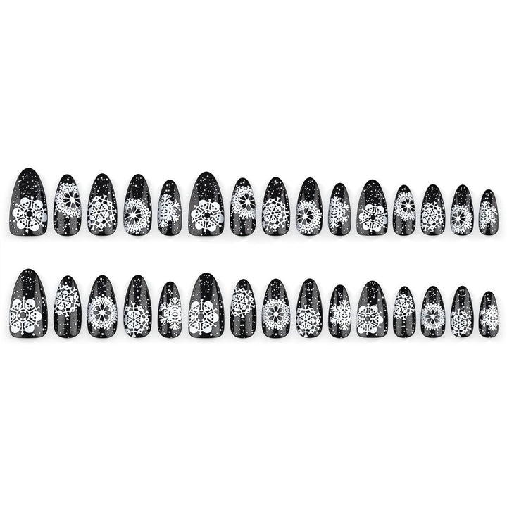 Artificial nails in a unique winter design with snow and reindeer motifs Kalsten