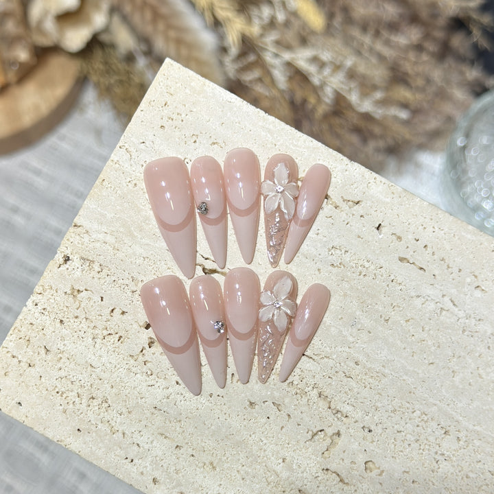 Elegant Stiletto Press-On Nail Art Set with Floral Accents Kalsten