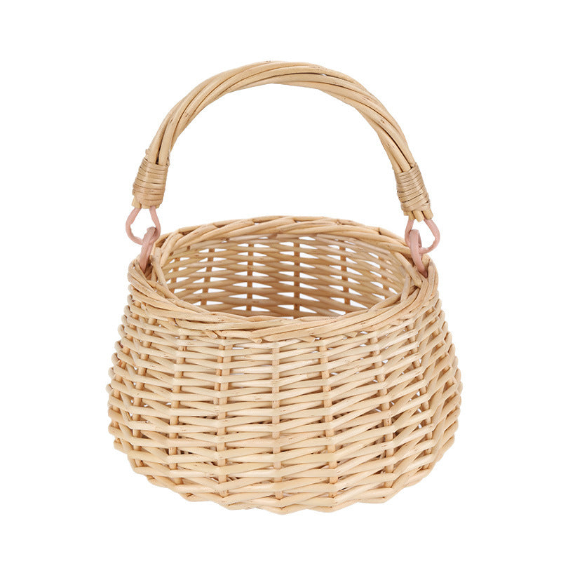 Handcrafted basket made of natural wicker Kalsten