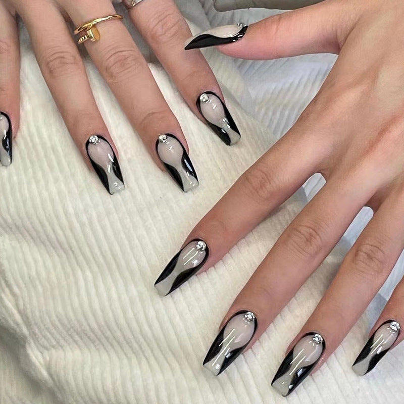 Artistic nail extensions with elegant accents Kalsten