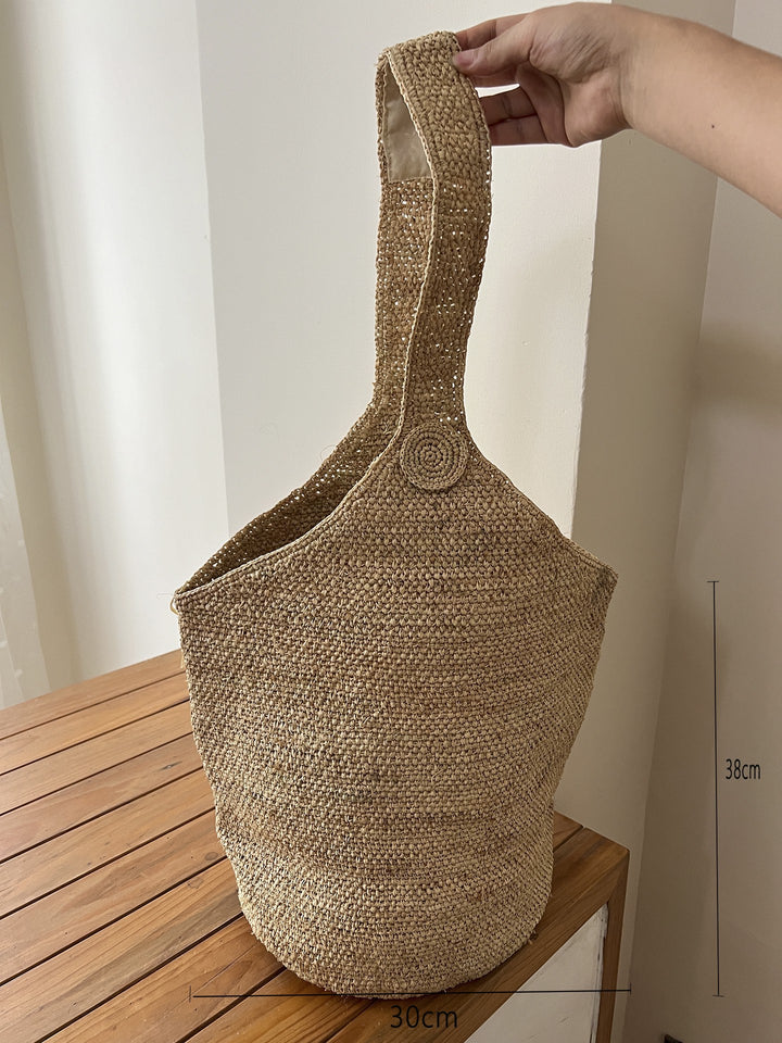 Handcrafted straw bag with soft lining Kalsten