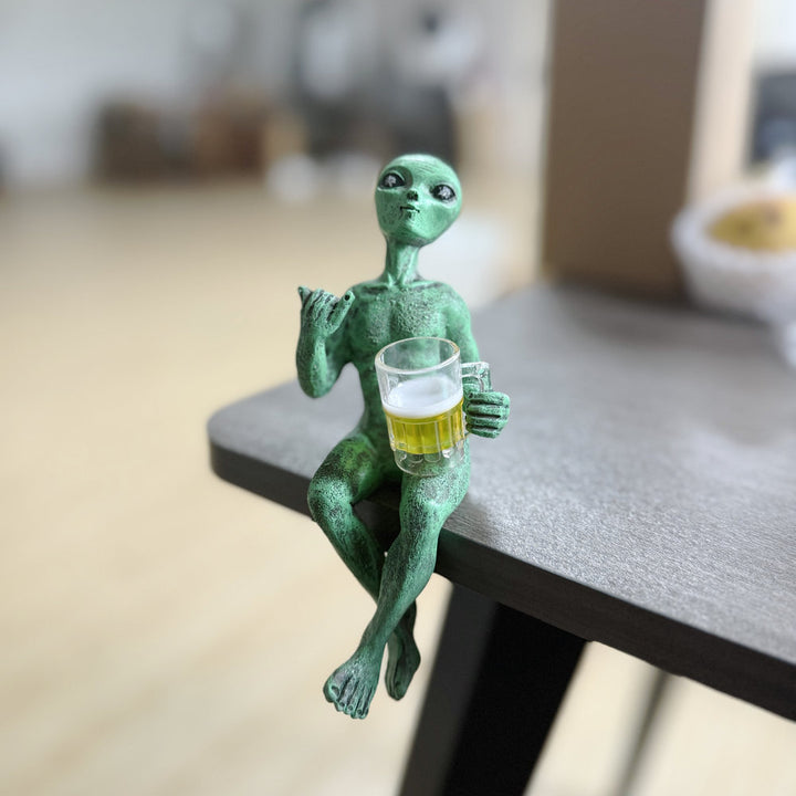 extraordinary Alien figure Kalsten