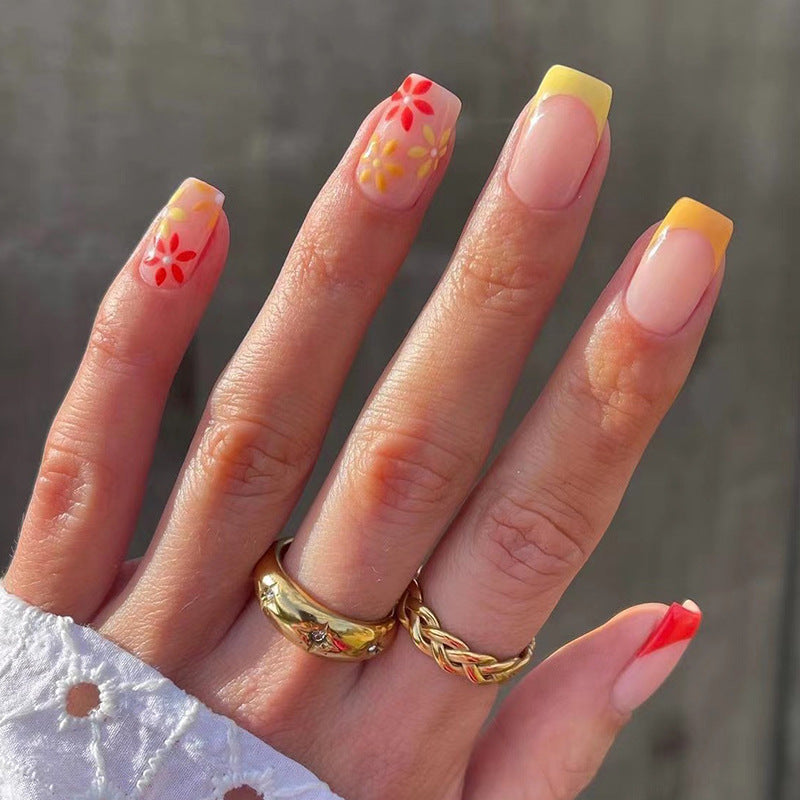 Artful nail art with delicate floral accents Kalsten