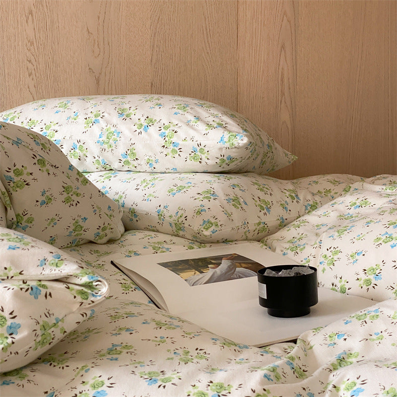 Bedding set made of cotton with delicate botanical print