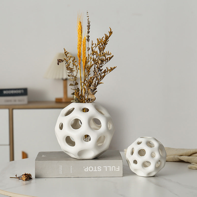 Decorative sculptural vase Kalsten