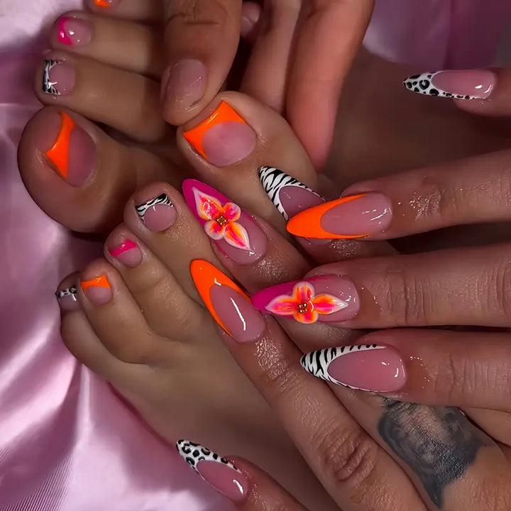 Artistic Floral and Abstract Press-On Nail Set Kalsten